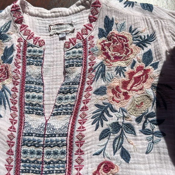 XL Johnny Was Workshop blouse. Lite pink waffle texture embroidered cotton top - Picture 5 of 16